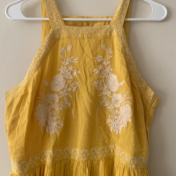 NY & COMPANY GOLD DUST / YELLOW EMBROIDERED MAXI DRESS . SIZE LARGE - Picture 17 of 17